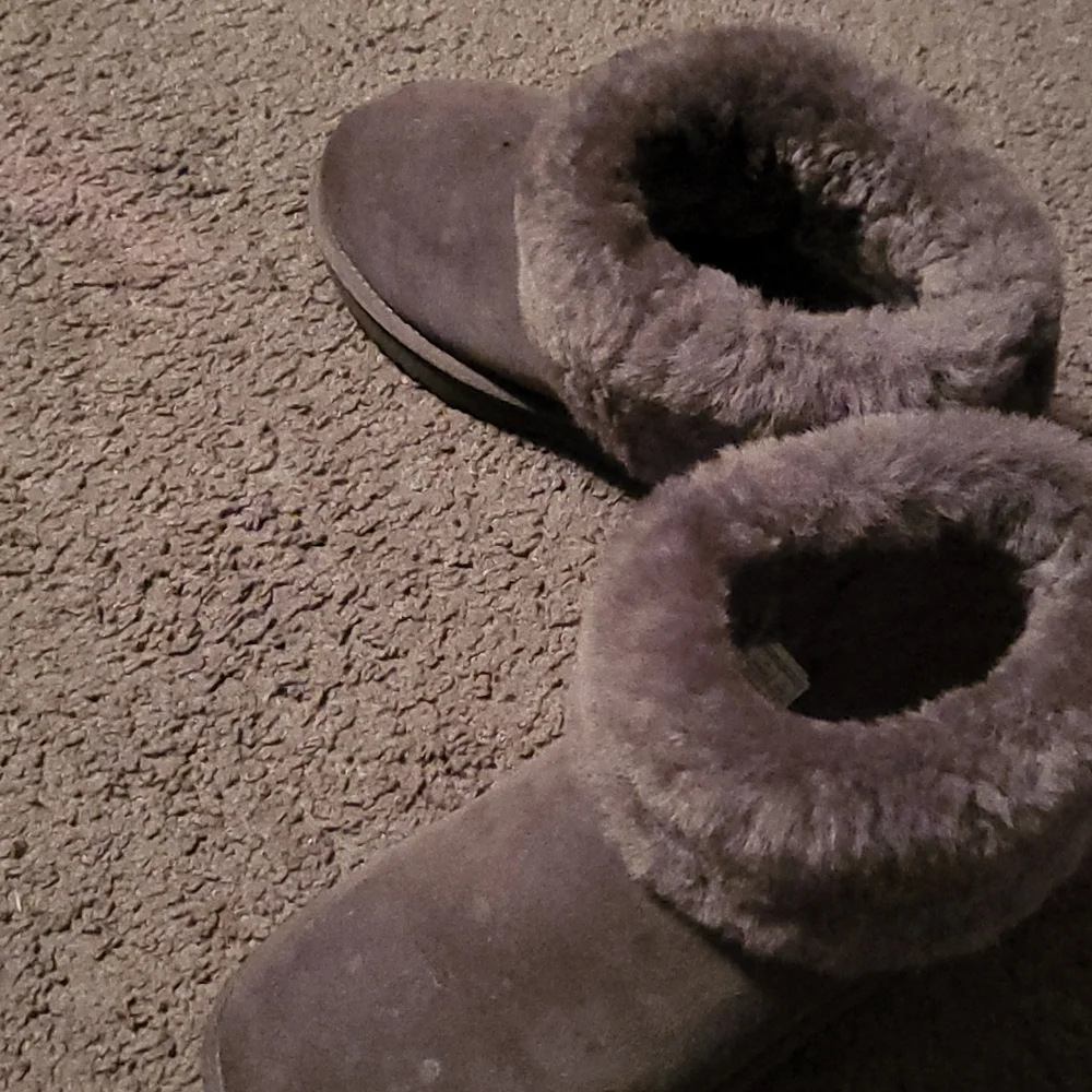 Boots - Picture 1 of 3